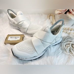 TIEM Slipstream white/marble indoor cycling shoes size 8 EUC